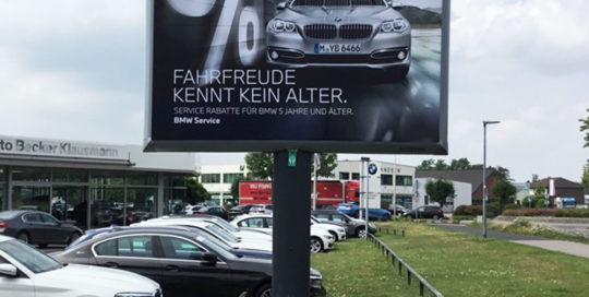 Kampagne BMW Auto Becker Klausmann Trotter aussenwerbung 1000x1000