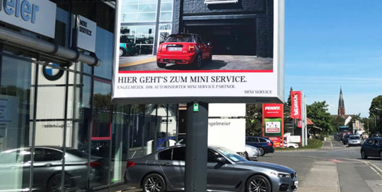 Kampagne Jungeblut & Engelmeier automotive trotter billboard aussenwerbung 1000x1000
