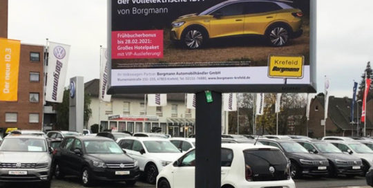 Kampagne ID.4 autohaus Borgmann Trotter billboard aussenwerbung werbeflache 1000x1000