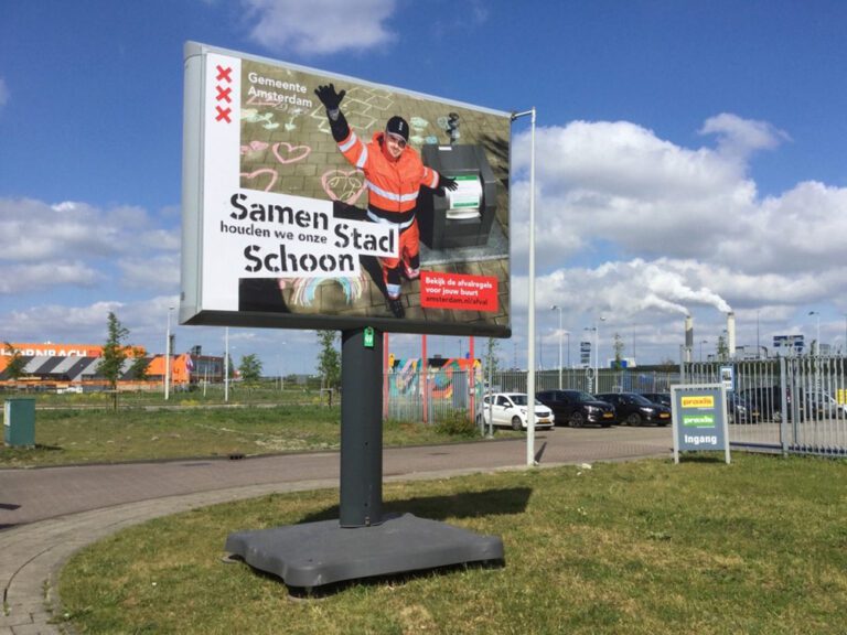 Combining online and offline marketing